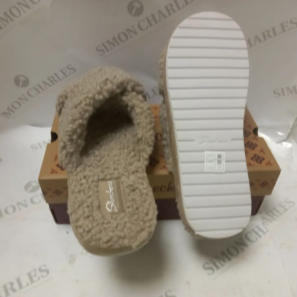 BOXED SKETCHERS COZY SLIDERS - SIZE 7
