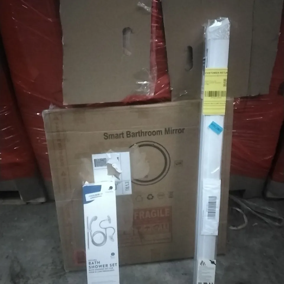 PALLET OF ASSORTED ITEMS INCLUDING - BATH SHOWER SET, ROLLER BLIND, SMART BATHROOM MIRROR