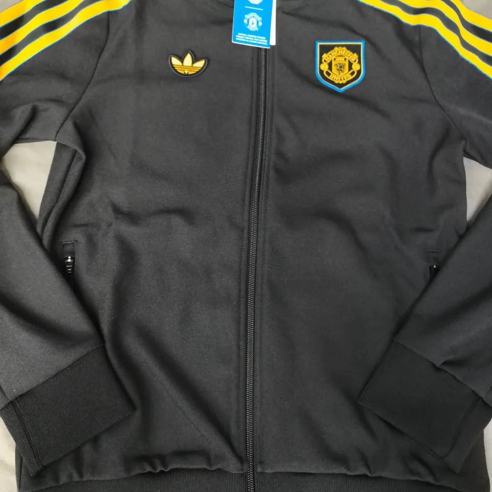 ADIDAS KID'S MANCHESTER UNITED TERRACE ICONS TRACK TOP SIZE 11-12YEARS