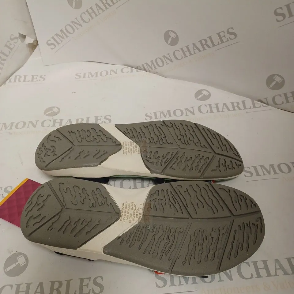 REGATTA LADY SANTA ROMA SANDALS SIZE 6