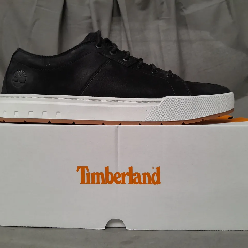 BOXED PAIR OF TIMBERLAND MAPLE GROVE LOW LACE SNEAKERS IN BLACK UK SIZE 11