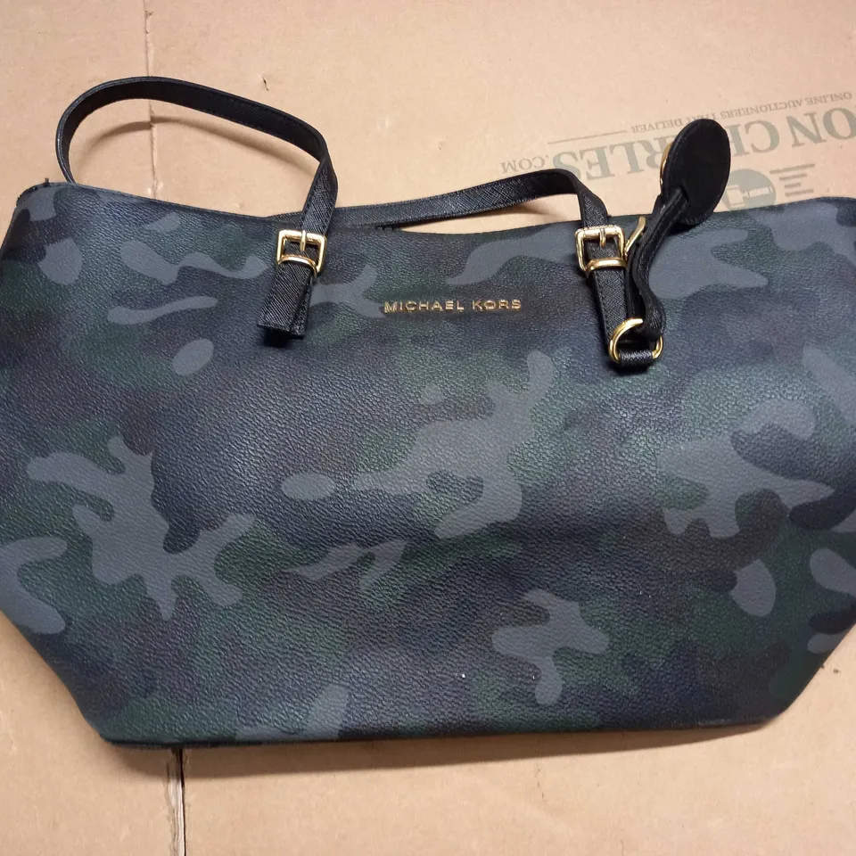 MICHAEL KORS CAMOFLAUGE BAG