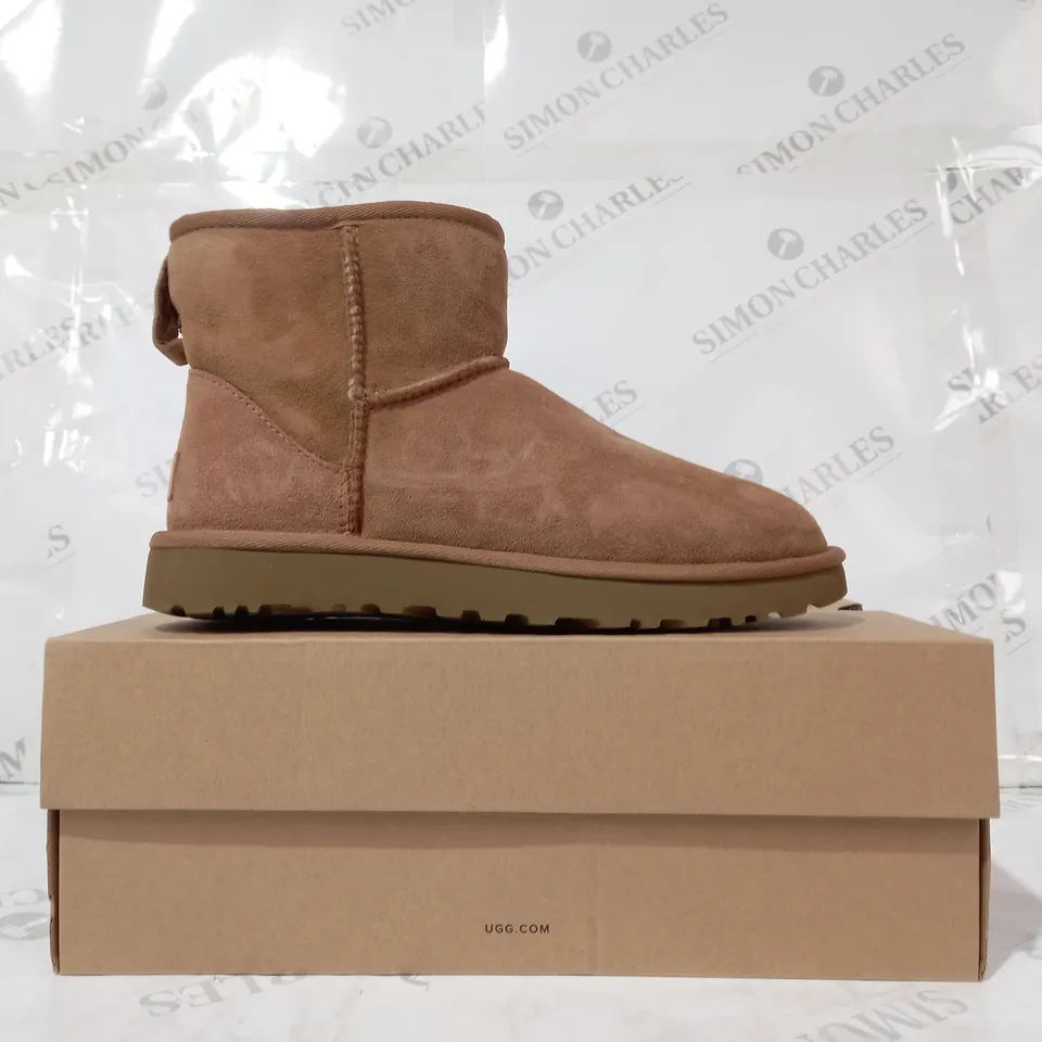 BOXED PAIR OF UGG CLASSIC MINI II SHOES IN TAN UK SIZE 6