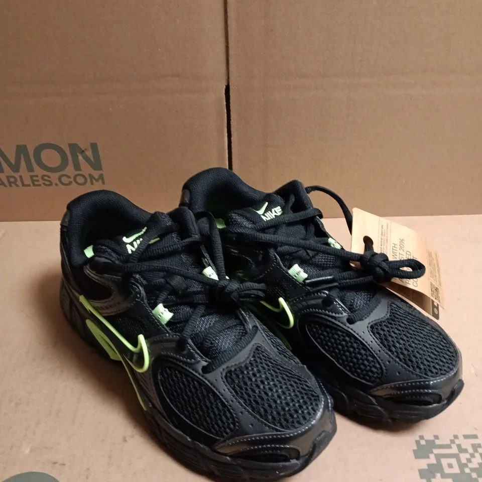 PAIR OF NIKE V5 RNR BLACK LIME BLAST TRAINERS - 6