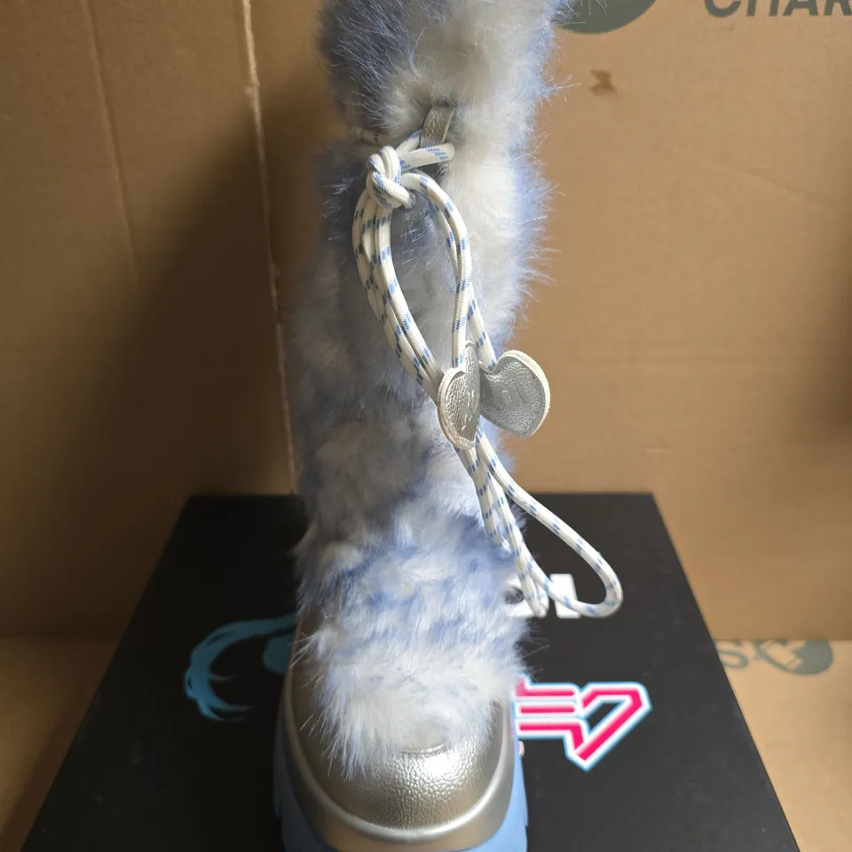 BOXED PAIR OF KOI X HATSUNE MIKU SNOW MIKU FLUFFY MONSTER BOOTS - UK 4