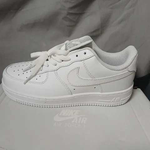NIKE AIR FORCE 1 '07 WHITE SNEAKERS – UK 4.5 (US 7) – BOXED