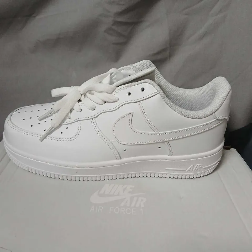 NIKE AIR FORCE 1 '07 WHITE SNEAKERS – UK 4.5 (US 7) – BOXED