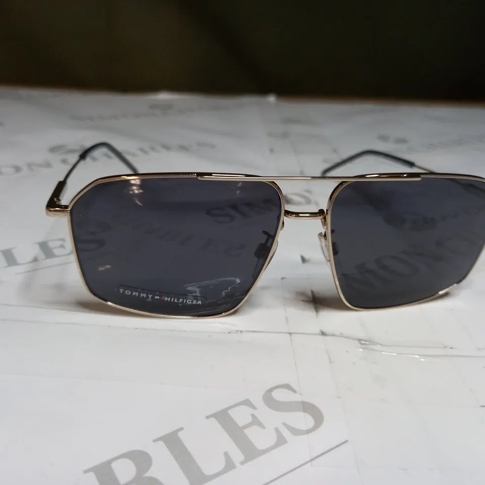 TOMMY HILFIGER GOLD TRIM TINTED GLASSES 