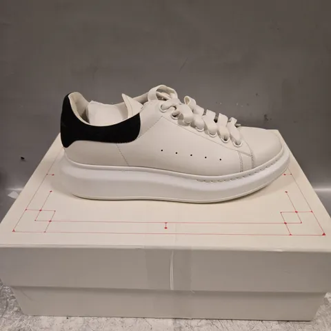 BOXED PAIR OF ALEXANDER MCQUEEN TRAINERS IN OFF WHITE - 6.5