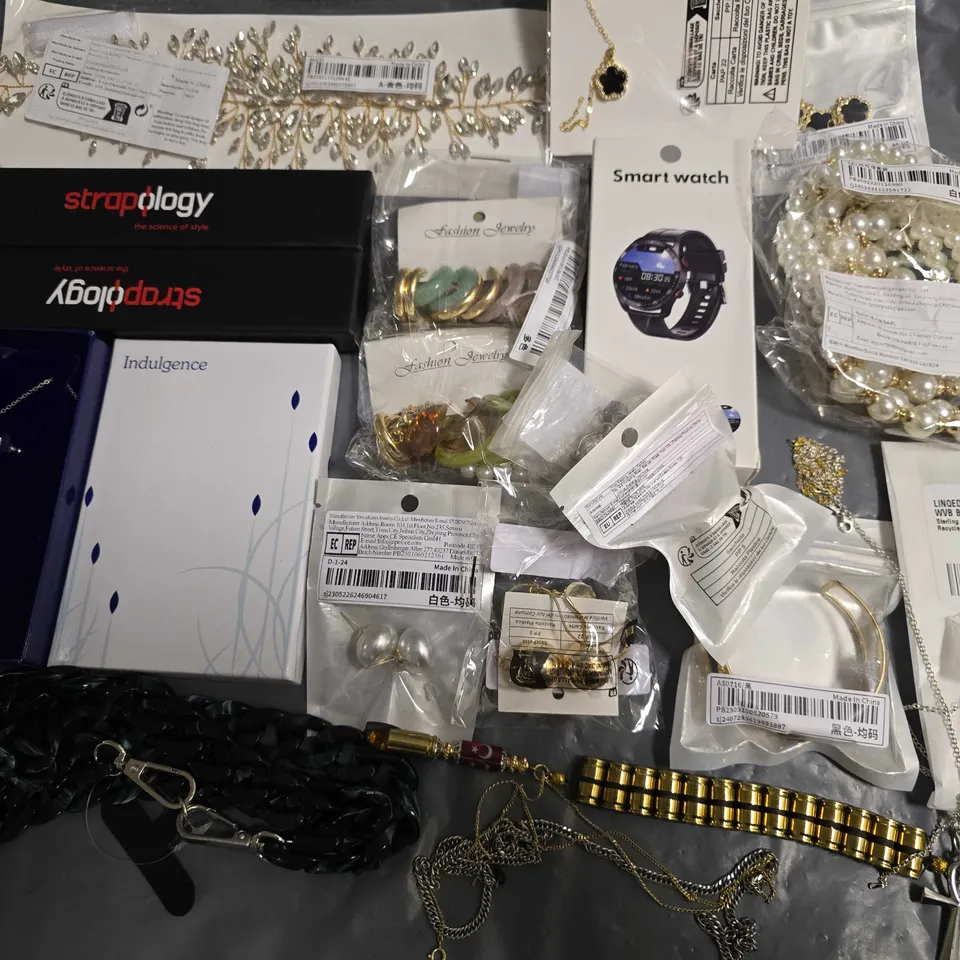 LOT OF ASSORTED JEWELLERY ITEMS TO INCLUDE NECKLACES, EARRINGS AND SMART WATCH