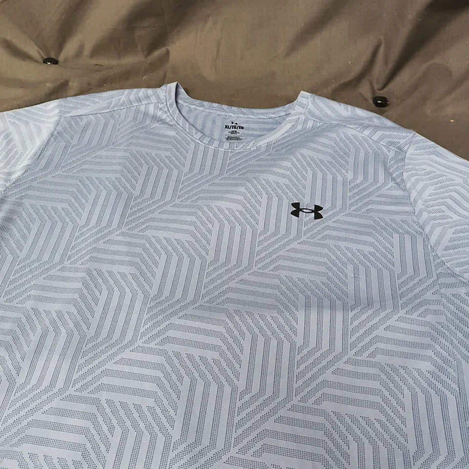 UNDER ARMOUR T‑SHIRT – SIZE XL