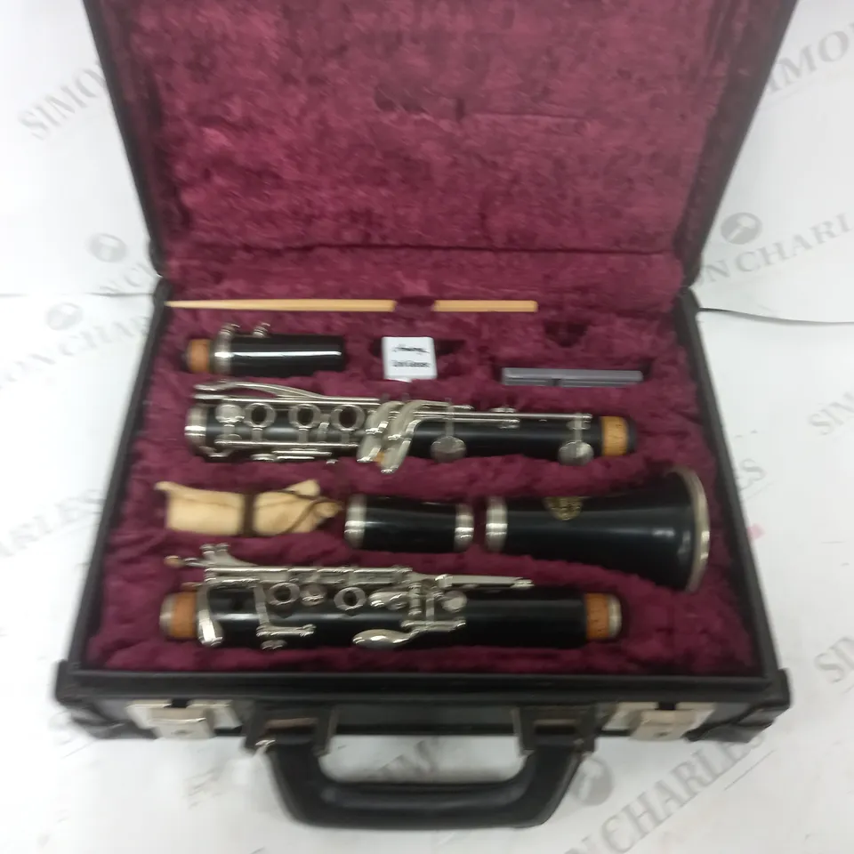 CORTON CLARINET WITH CASE  