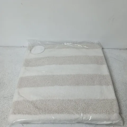 COZZE HOME TEXTURED STRIPE BOUCLE CUSHION 45 X 45 CM