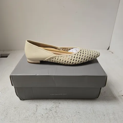 VIONIC GRACIA WOVEN FLATS – 5.5