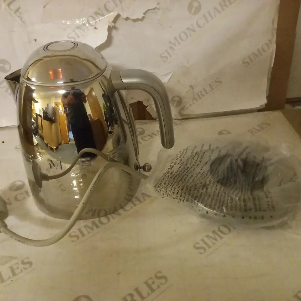 SMEG KETTLE POLISHED STEEL RRP £179.99