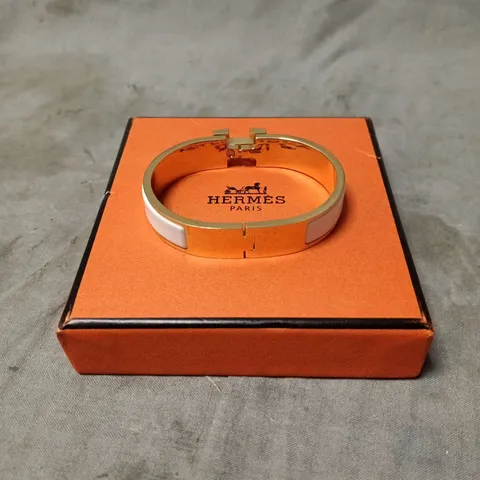 HERMÈS CLIC H BRACELET – WHITE ENAMEL, PM SIZE IN BAG