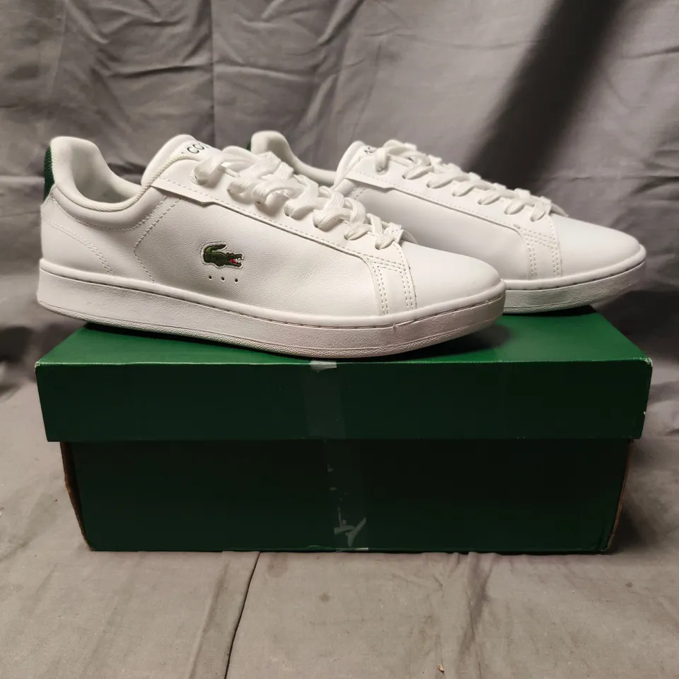 BOXED PAIR OF LACOSTE LACE UP SHOES IN WHITE/GREEN SIZE UK 8