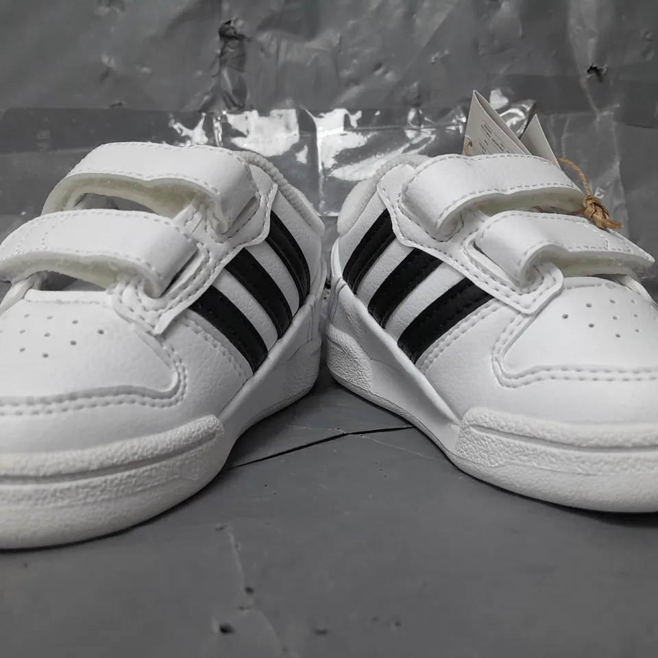 ADIDAS UNISEZ INFANT TEAM COURT 2 VELCRO TRAINERS IN WHITE - UK 3K