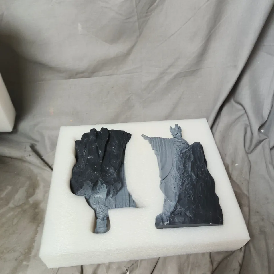 ISILDUR AND ANARION BOOKENDS – SET OF 2, BOXED