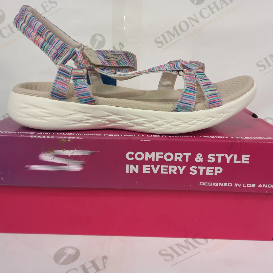 BOXED PAIR OF SKECHERS GO WALK OPEN TOE SANDALS IN MULTICOLOUR SIZE 5