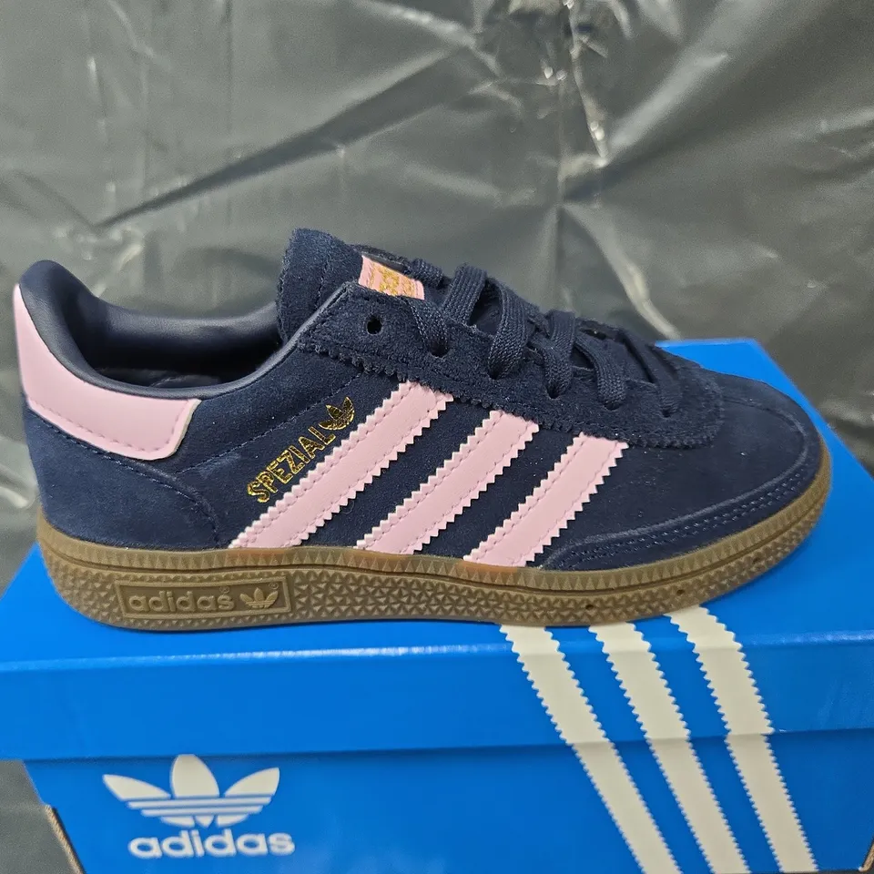 BOXED PAIR OF ADIDAS HANDBALL SPEZIAL SHOES KIDS IN NAVY/PINK - UK 11K