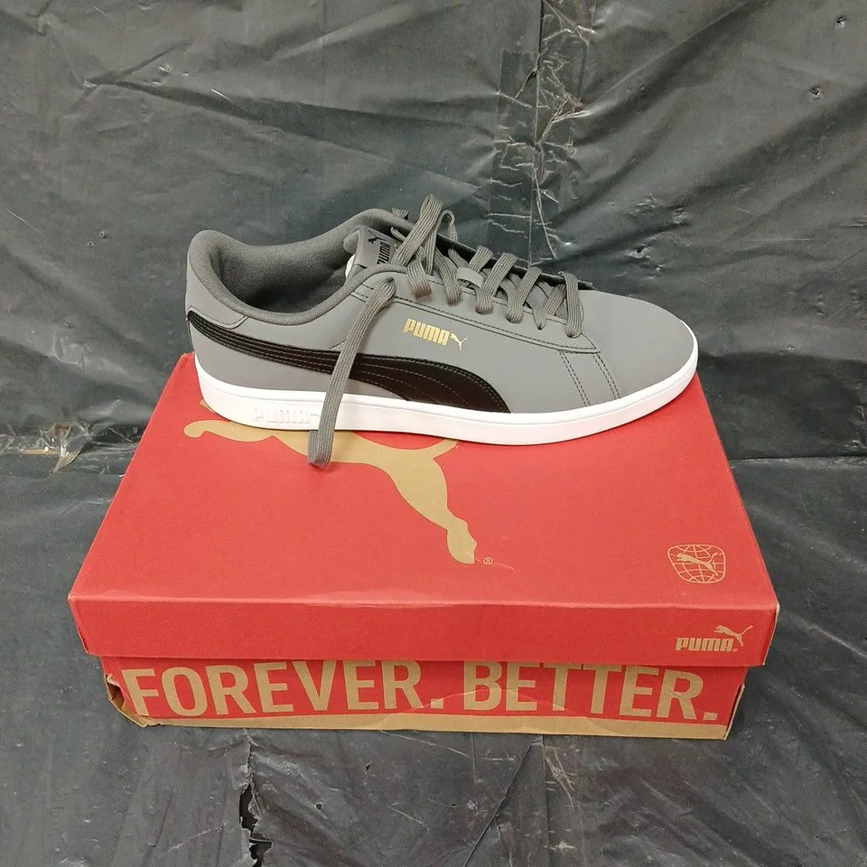BOXED PAIR OF PUMA SMASH 3.0 BUCK UK 10.5