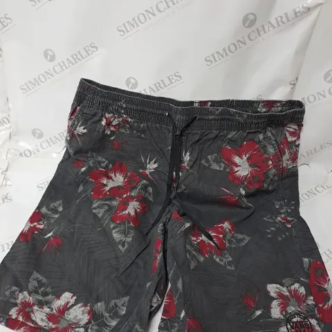 VANS FLOWERED DESIGNED SHORTS SIZE L 
