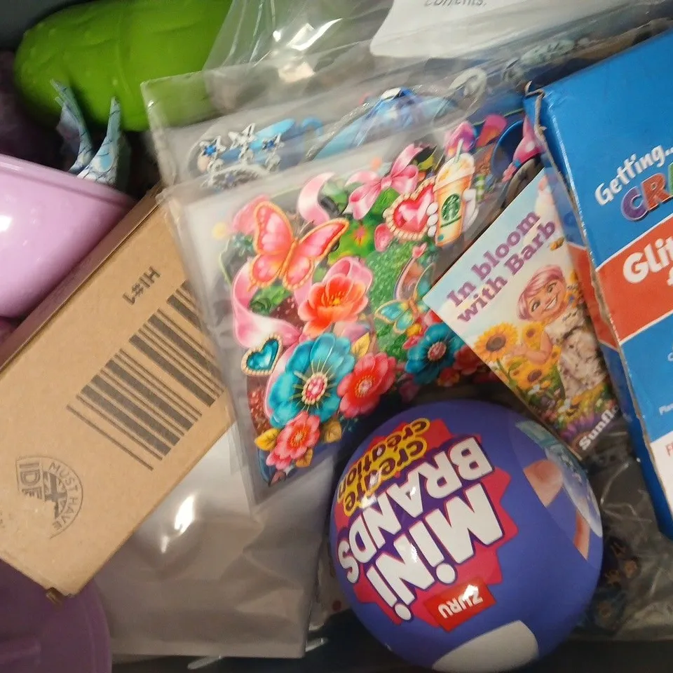 APPROXIMATELY 10 ASSORTED TOYS AND GAMES