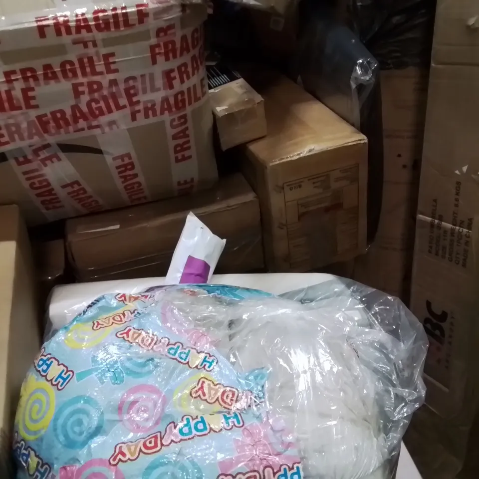 PALLET CONTAINING VARIOUS ASSORTED BOXED HOUSEHOLD ITEMS TO INCLUDE: CHILDREN'S GAME FENCE, AQUARIUM BULBS, SMART AIR PURIFIER AND LOTS MORE UNMARKED BOXED ITEMS 