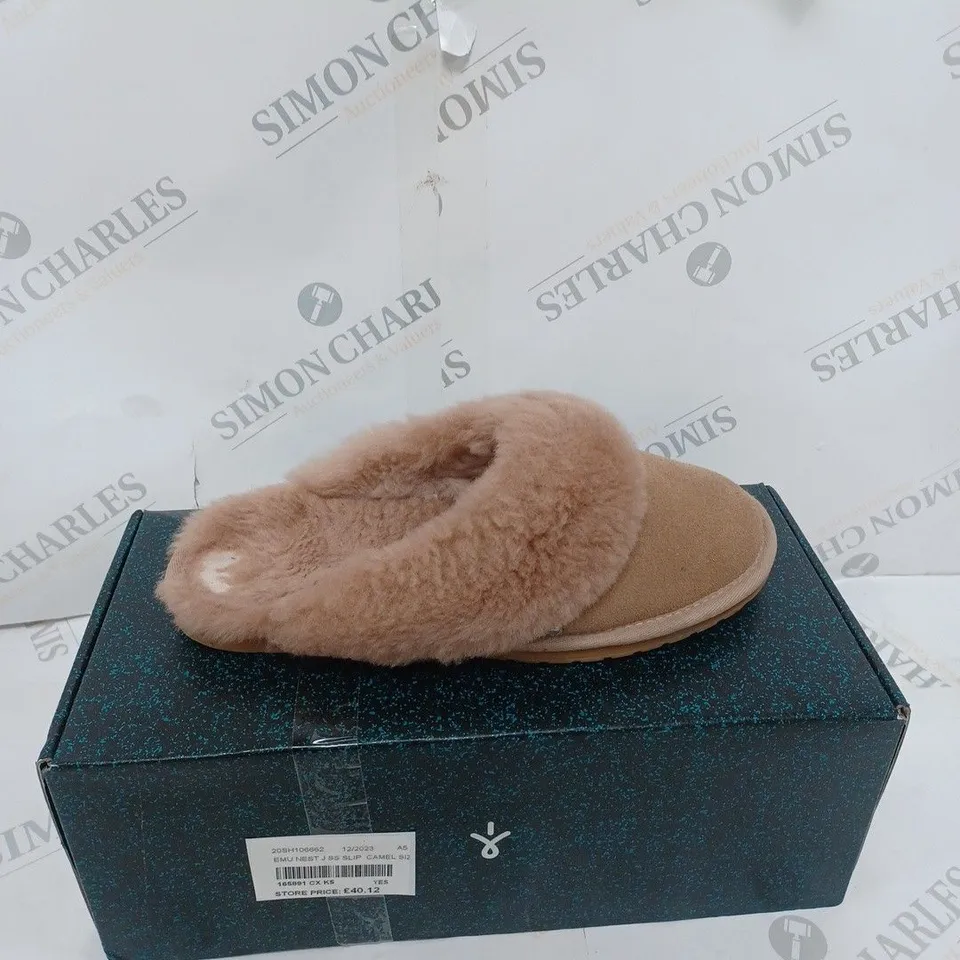 BOXED PAIR OF EMU NEST JOLIE SHEEPSKIN SLIPPERS IN CAMEL - SIZE 5