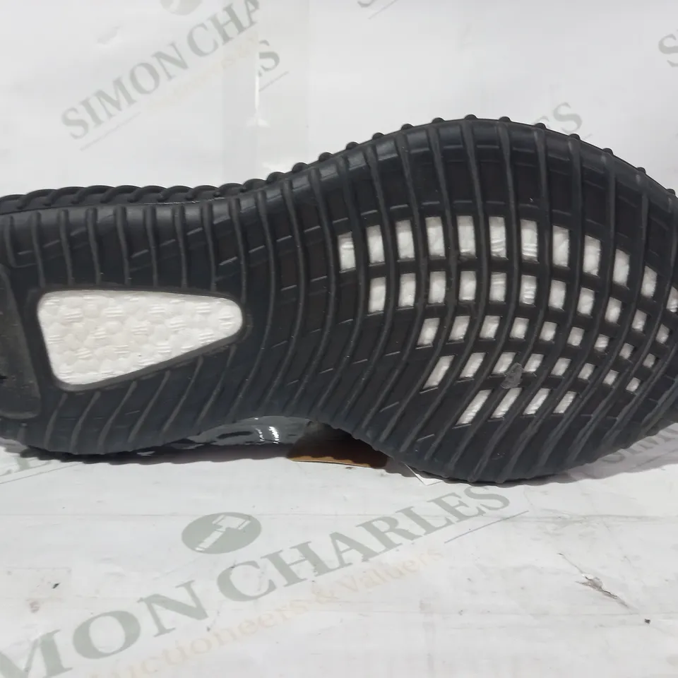 PAIR OF ADIDAS YEEZY BOOST 350 V2 SHOES IN BLACK UK SIZE 9