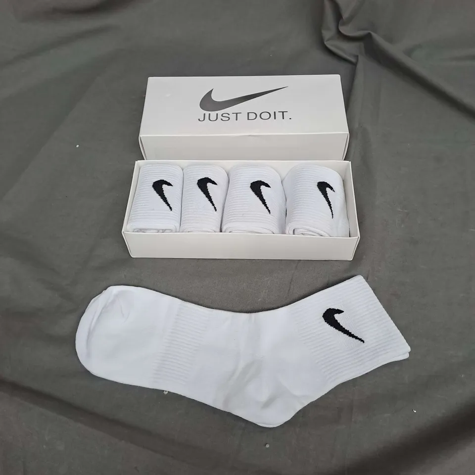NIKE 5 PACK CREW SOCKS IN WHITE SIZE UNSPECIFIED