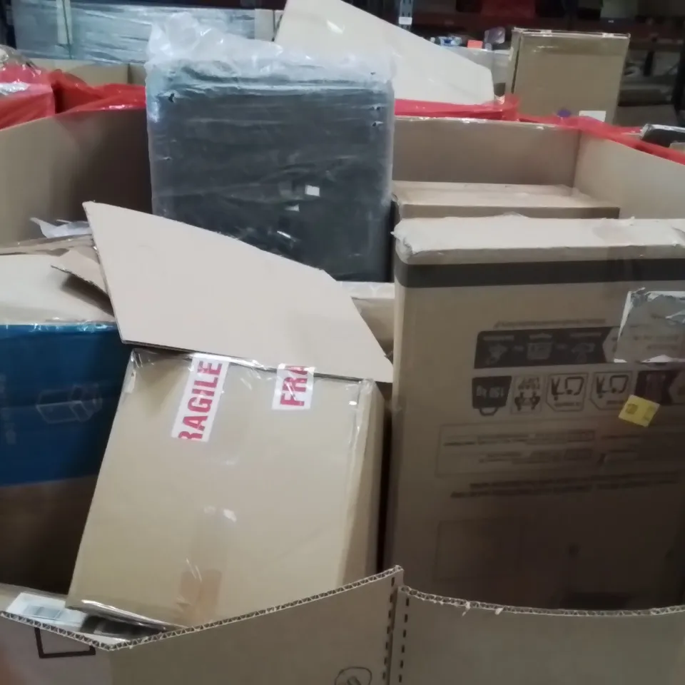 PALLET OF ASSORTED HOUSEHOLD GOODS AND PRODUCTS TO INCLUDE;STEAM CLEANER,CHOPPING BOARD,AQUARIUM LED LIGHT