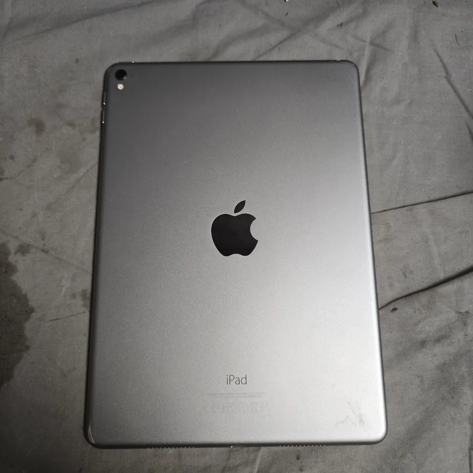 APPLE IPAD PRO TABLET