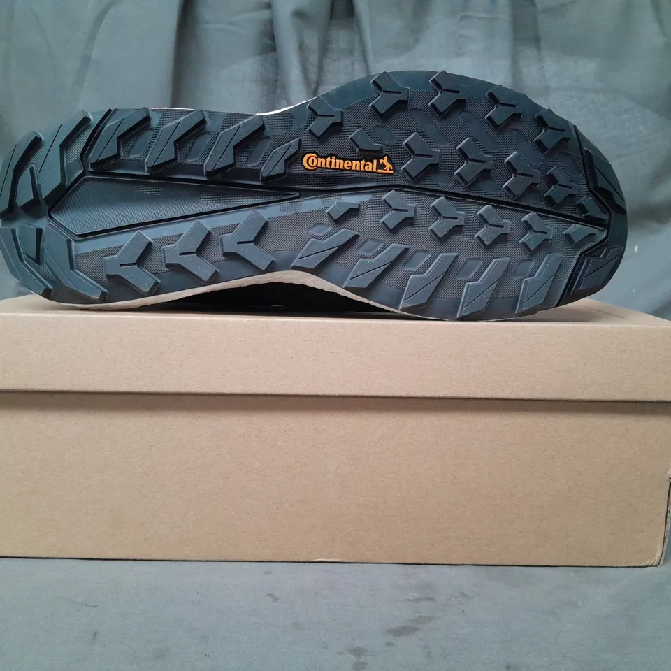 BOXED PAIR OF ADIDAS TERREX FREE HIKER 2 ANKLE BOOTS IN BLACK UK SIZE 10.5