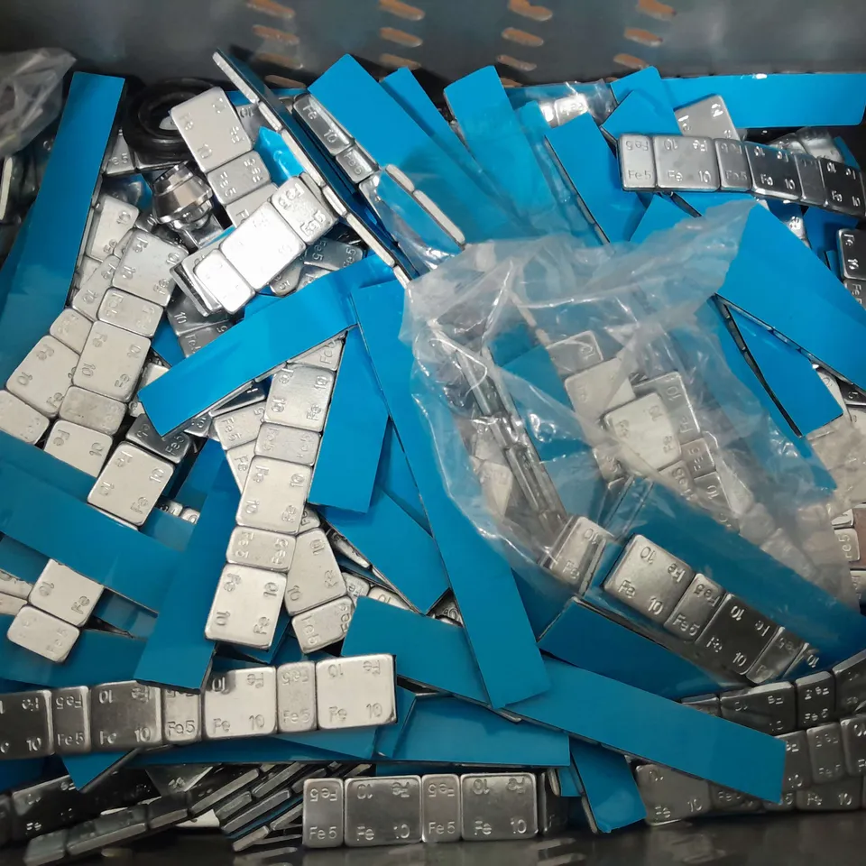 LOT OF ASSORTED WHEEL WEIGHTS / COLLECTION ONLY  