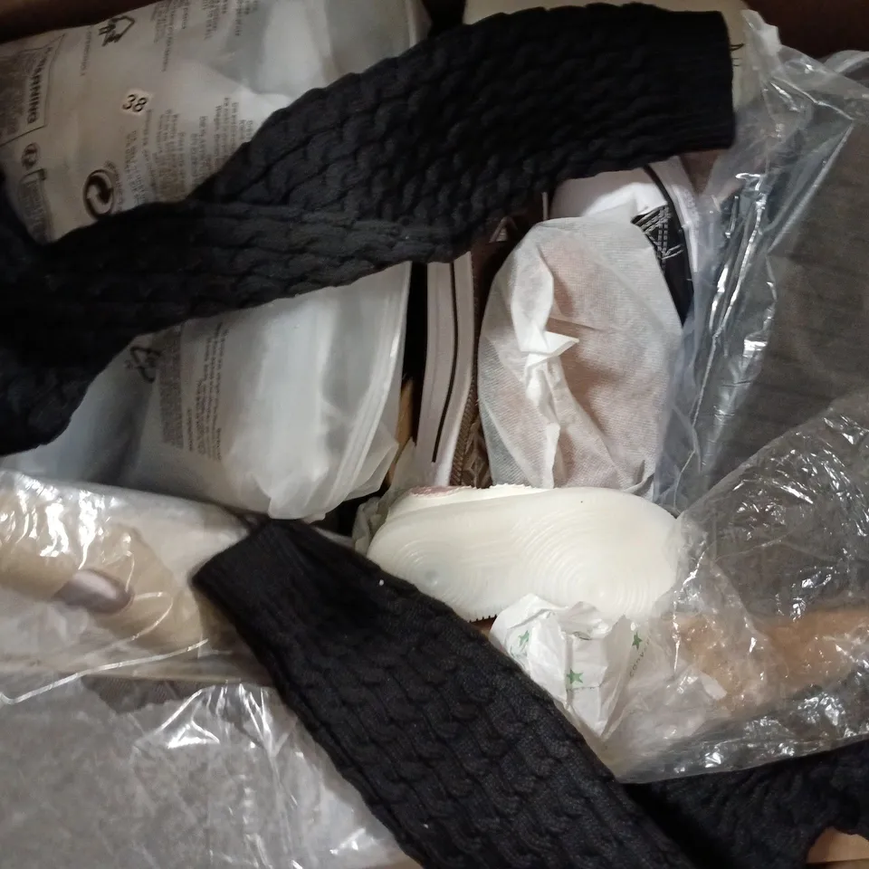 BOX OF APPROXIMATELY 15 ASSORTED PAIRS OF SHOES AND FOOTWEAR ITEMS IN VARIOUS COLOURS, STYLES, AND SIZES - COLLECTION ONLY
