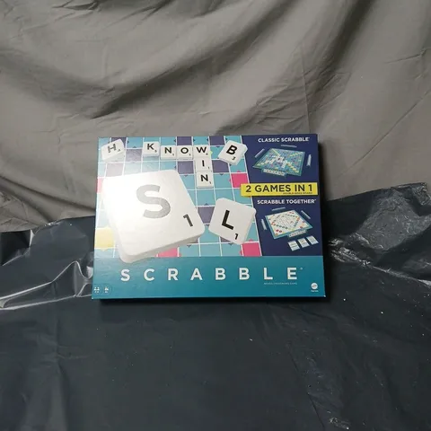 SCRABBLE CLASSIC BOARD GAME – 2 GAMES IN 1 BOXED