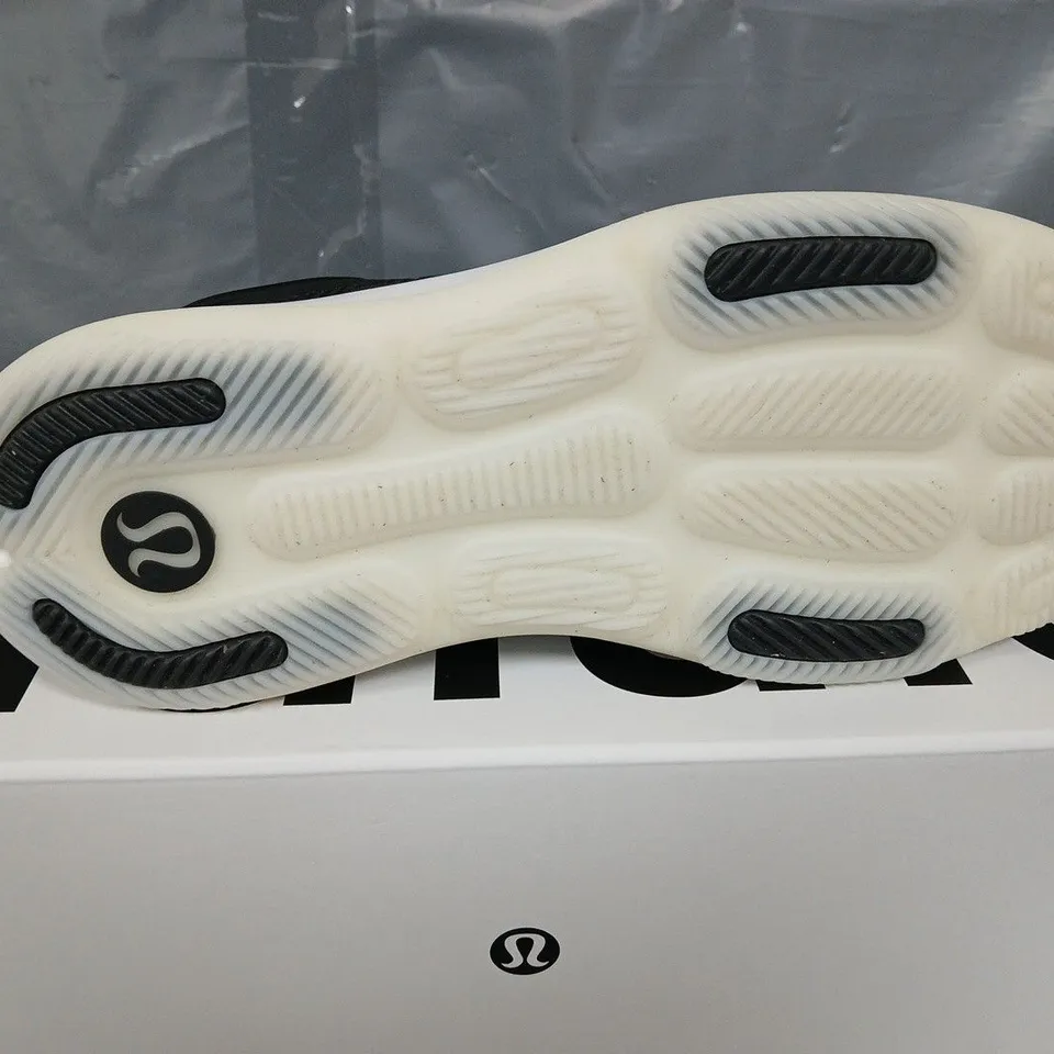 BOXED LULULEMON WOMENS STRONG FEEL TRAINERS  - UK 6.5 