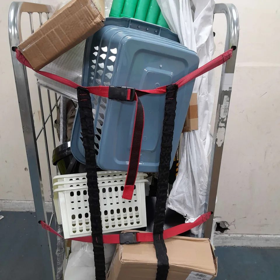 APPROXIMATELY 15 ASSORTED ITEMS TO INCLUDE LAUNDRY BASKET, SAFE, KREACOVERBINDER, ETC - COLLECTION ONLY
