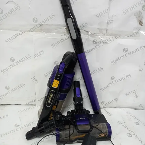 BOXED SHARK ANTI HAIR WRAP CORDLESS PET VACUUM CLEANER IZ202UKT