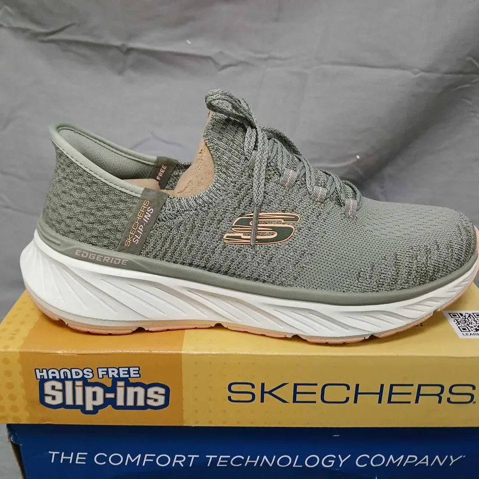 SKECHERS SLIP-INS WALKING SHOES – GREY KNIT, SIZE 5 (WOMEN)