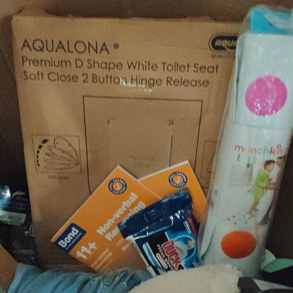 PALLET OF ASSORTED HOUSEHOLD AND CLOTHING ITEMS TO INCLUDE LODGE CAST IRON PO, TOILET SEAT, LUGGAGE CASE AND TV MOUNT