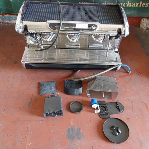 FAEMA EMBLEMA 3 GROUP ESPRESSO MACHINE