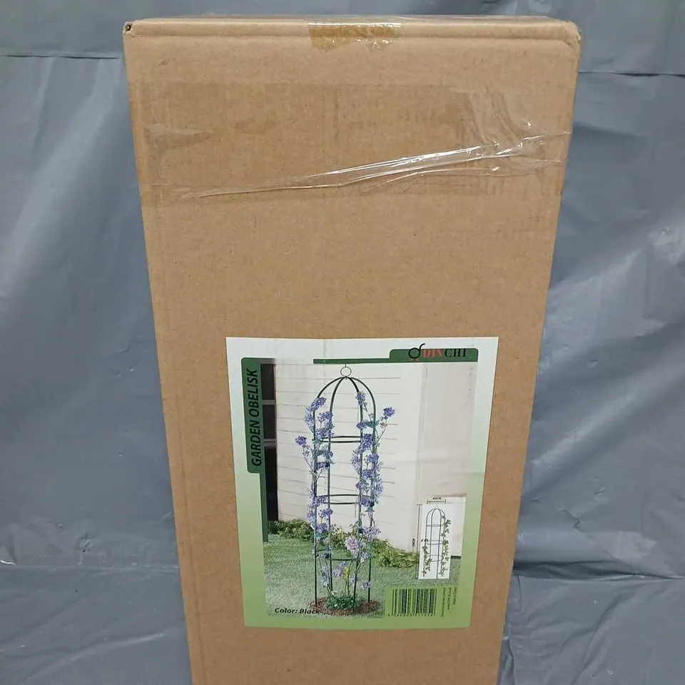 3 BOXED DIVCHI GARDEN OBELISKS IN BLACK