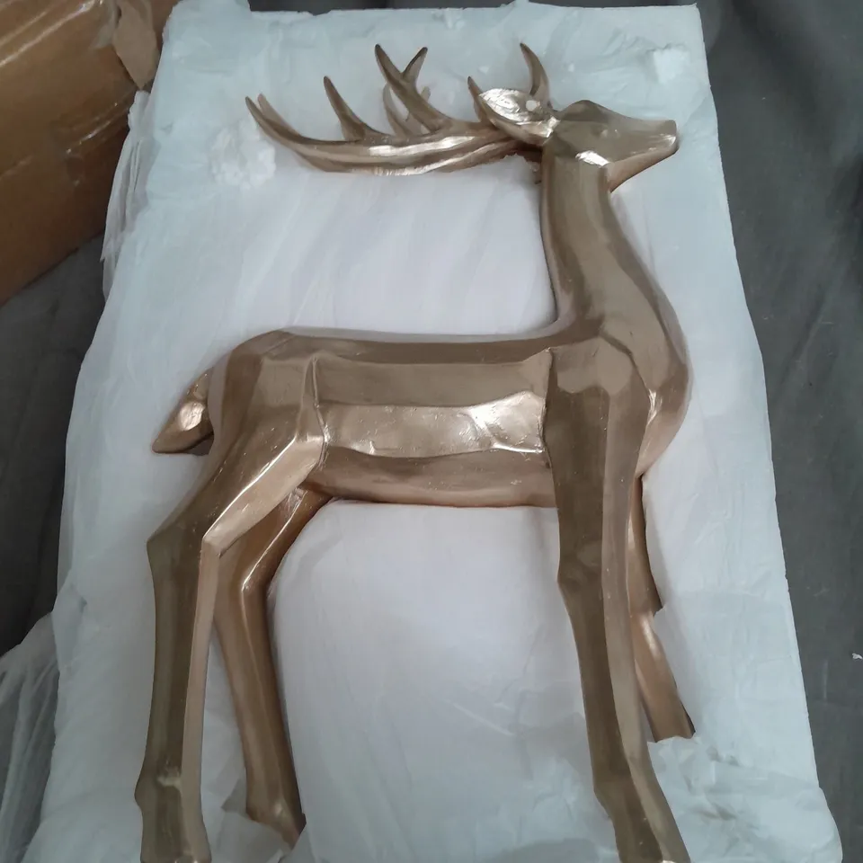 GOLDEN STAG ORNAMENT 