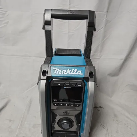 MAKITA MR007GZ JOB SITE RADIO WITH DAB+ & BLUETOOTH
