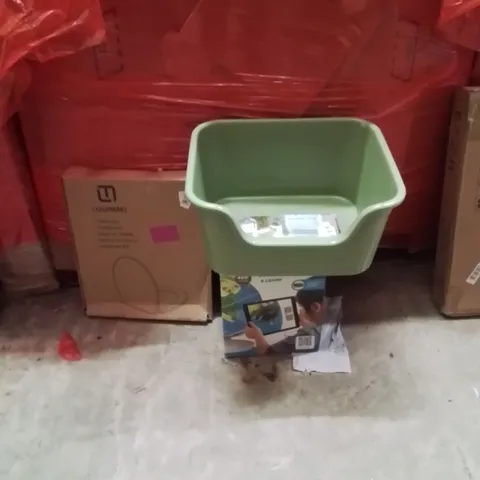 PALLET OF ASSORTED HOUSEHOLD GOODS AND PRODUCTS TO INCLUDE;TOILET SEAT,CAT LITTER TRAY,INTERACT AND SCAN GAME