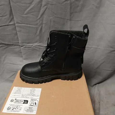 BLACK KIDS' ANKLE BOOT WITH LACE-UP FRONT AND SIDE ZIP β BOXED