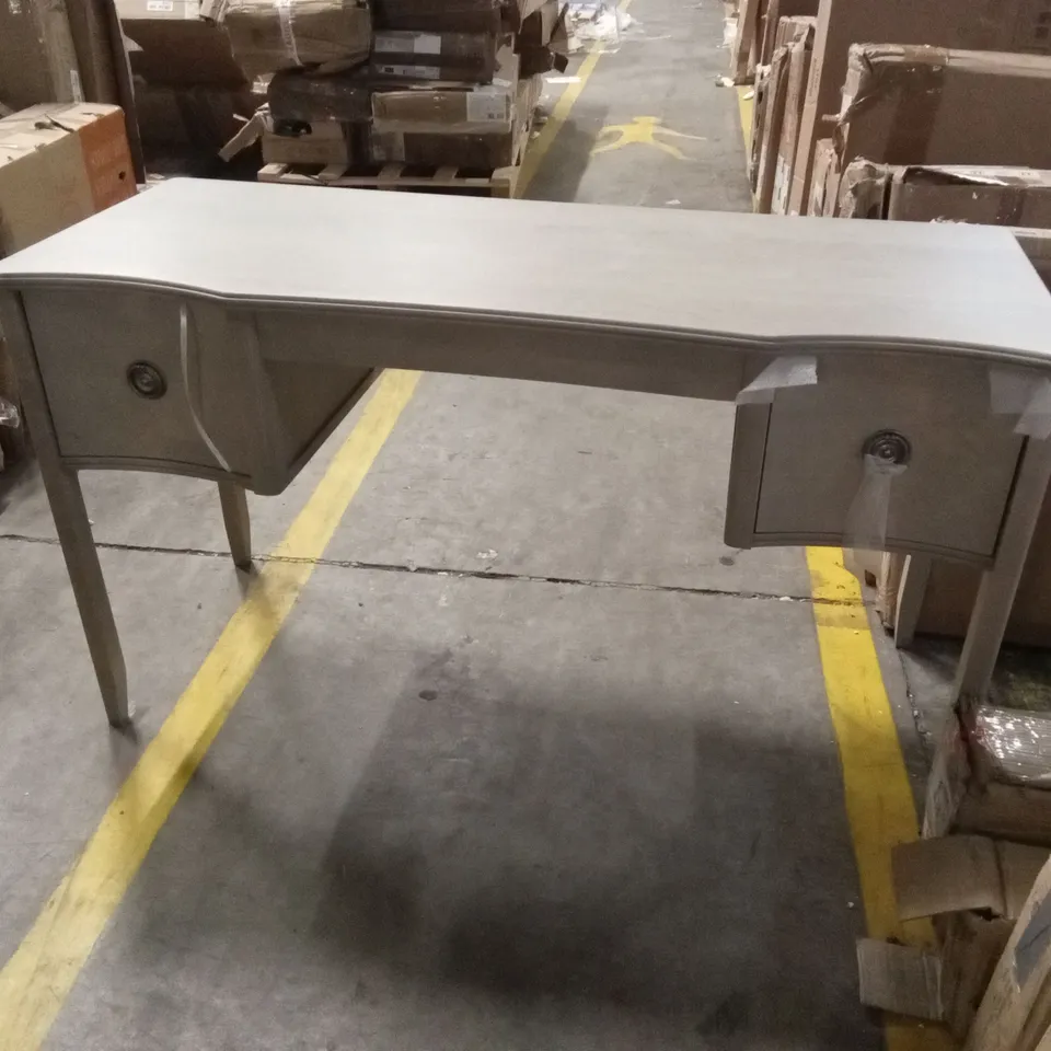 DESIGNER DRESSING TABLE